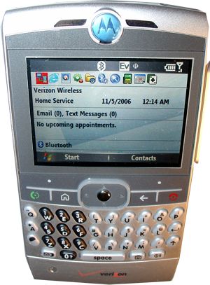 Motorola Q showing an EV-DO signal